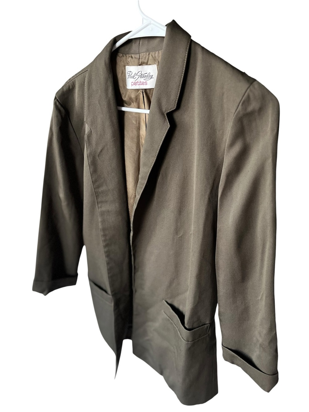 Paul Stanley Petites Olive Wool Blazer
Late 80’s- early 90’s
Size 4 Petite ~